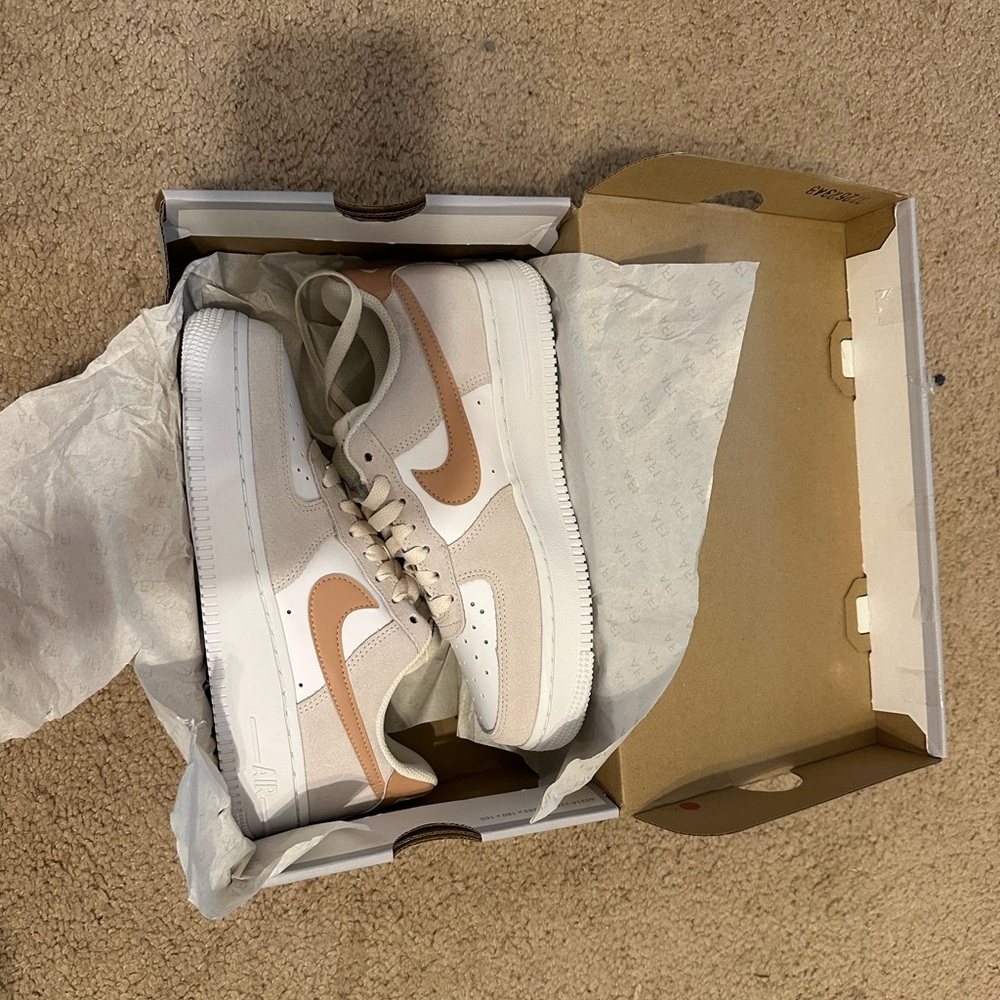 Womens Nike Airforce 1 never worn